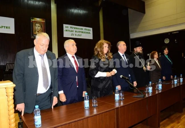 Кмет и владика поздравиха младите възрожденци