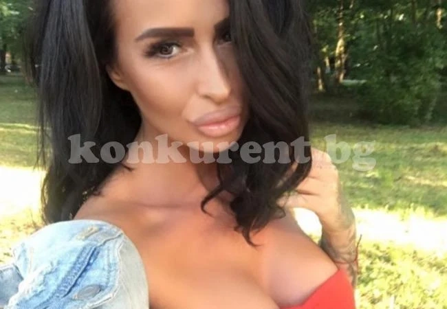 Колко дават на Деси Фотосесията за секс? (СНИМКА)