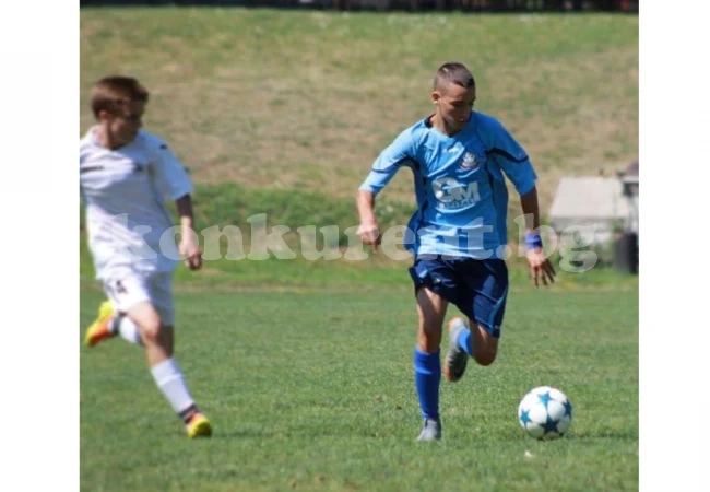 Веселов носи 3 т. на U17 с гол между краката на вратаря