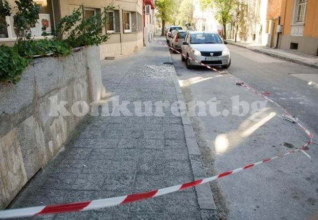 Силният вятър остави 5 села без ток