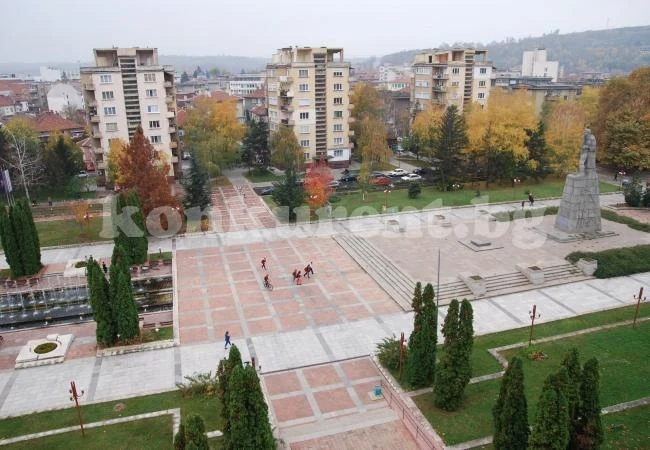 Продават изгодно общински имоти