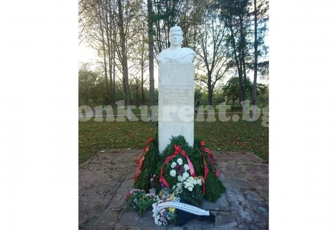 Възстановиха паметник в Бъркачево