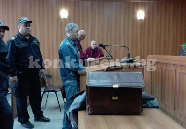 Топ адвокат опитва да предизвика пожар в дома си, за да оневини клиента си