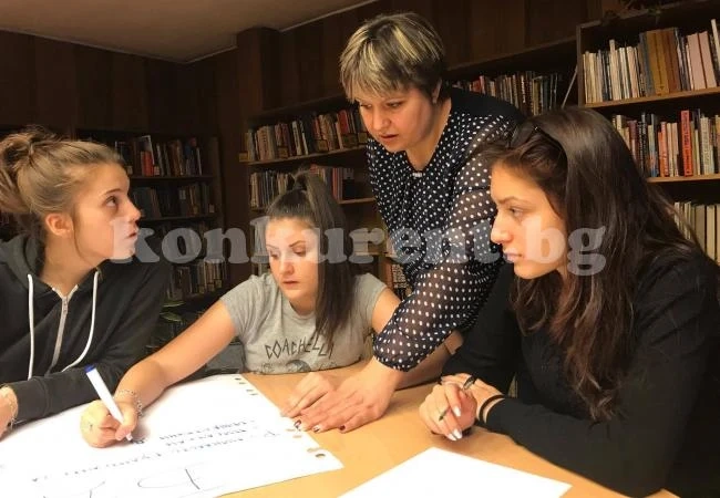 Десетокласници от СУ „Васил Кънчов“ се включиха в „Кафене на знанието\