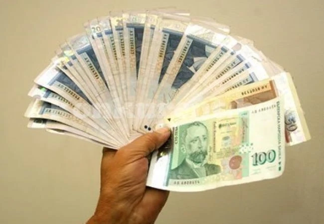 3900 лева полетяха през прозорец