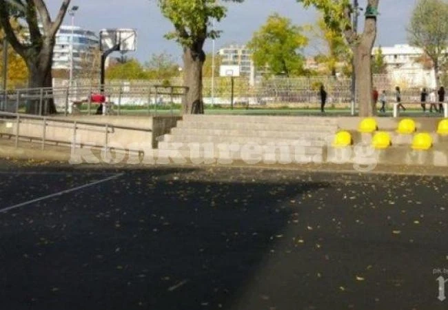 Директорката на училището с пребития десетокласник внезапно излезе в отпуск