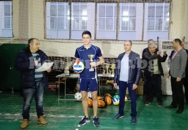ППМГ „Акад. Иван Ценов” пак триумфира в игрите на Ротари клуб