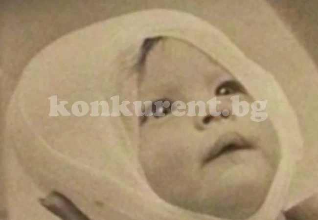 Цели 38 години тя пази тази СНИМКА като съкровище, а историята зад нея е покъртителна…
