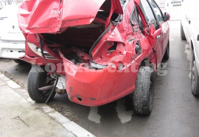 Камиони помляха два автомобила в Монтана