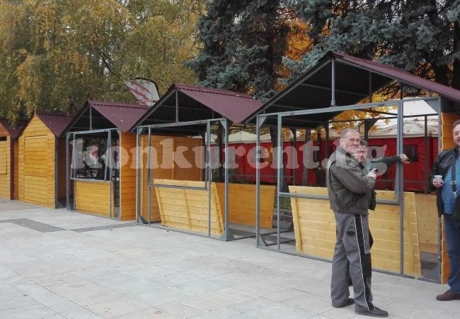 Строят коледния базар в Монтана