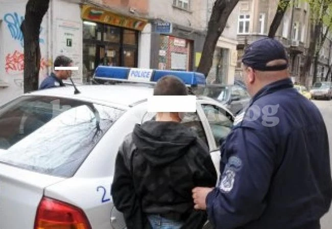 Хлапаци задигнали лотарийни билети от бензиностанция