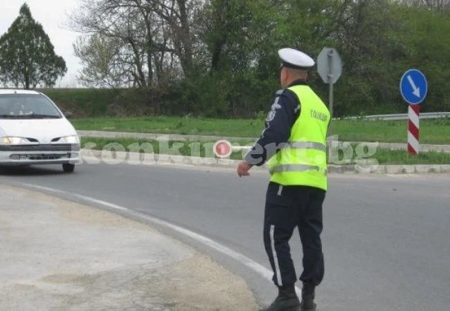 Установиха нередовни водачи по пътищата във Врачанско