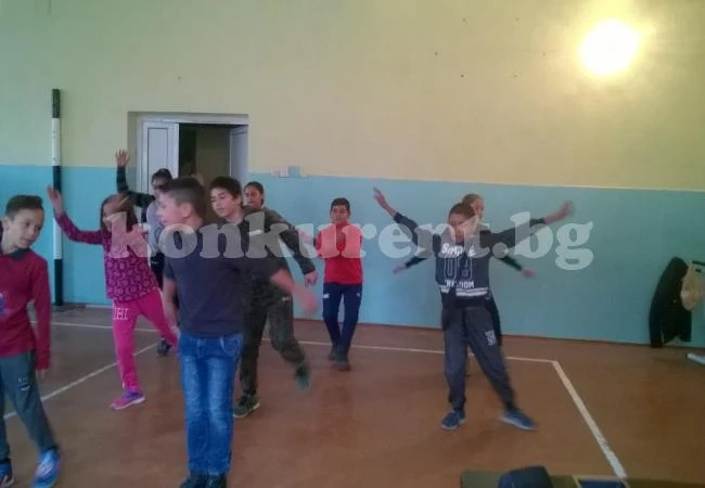 “Пъстър хоровод” срещу насилието в Криводол