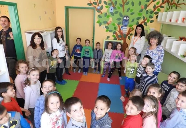 Приказни сезони с децата от ДГ „Зора”