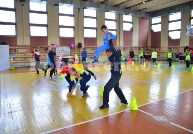 36 отбора се включиха в атрактивно състезание СНИМКИ