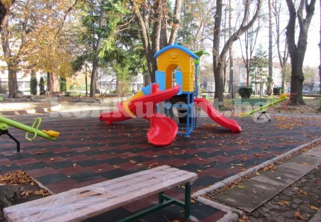 Ремонтираха градската градина на Берковица
