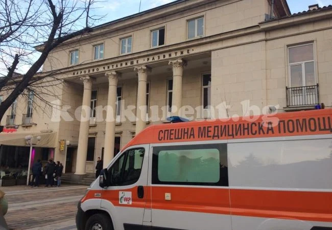 ОБНОВЕНА Линейка лети по Пробива заради припаднал музикант СНИМКИ
