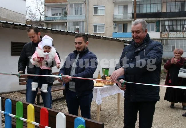 Кметът на Видин откри нова детска площадка