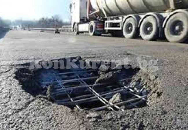 Нова дупка зейна на моста край Краводер на Е79