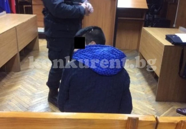 Спипаха крадец задигнал мобилен телефон от дете