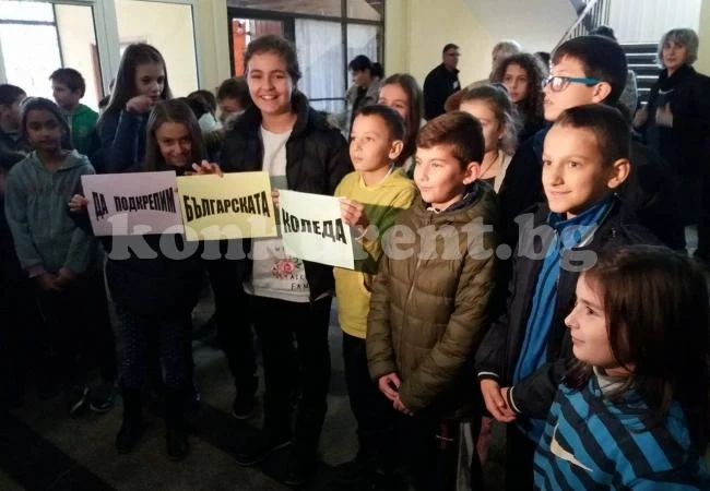Деца изработиха сувенири в подкрепа на Българската Коледа