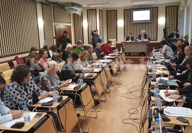 СНИМКИ Вижте кой е заинтересован да прави нов ПУП за центъра на Мездра