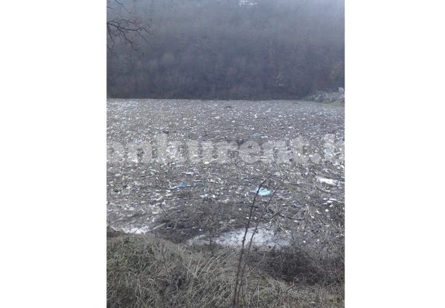 Виждате ли водата в Искър? - пита читател