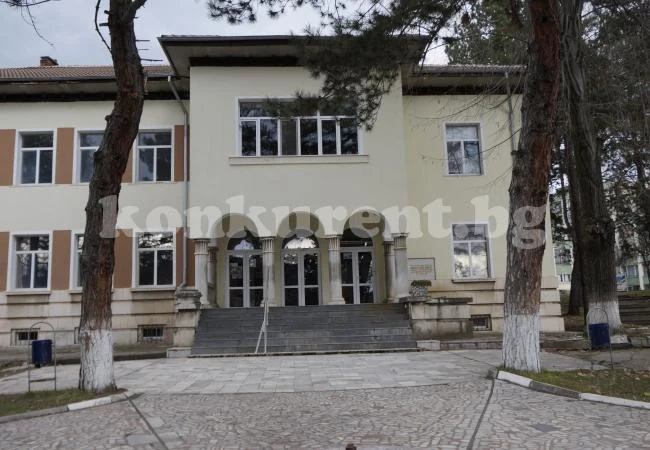 Започна предоставянето на топла храна в мездренска гимназия СНИМКИ