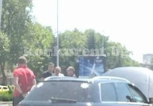 Задържаха пиян шофьор, опитал да избута от пътя патрулка при преследване