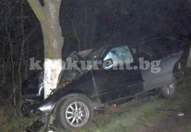 Загинаха двама младежи при тежка катастрофа