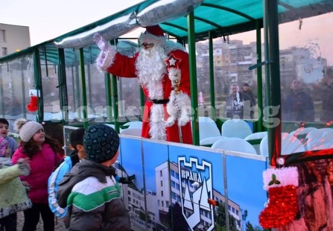 (Видео и Снимки) Дядо Коледа дойде в ж.к. \