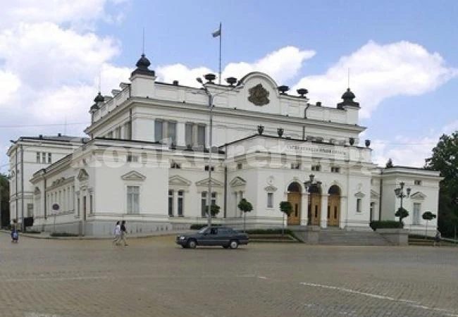 Дават над 70 000 лева за металдетектори в парламента