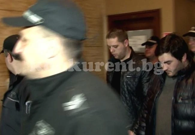 СНИМКИ Отрязаха биячите на таксиметров шофьор, делото срещу тях тръгва на...