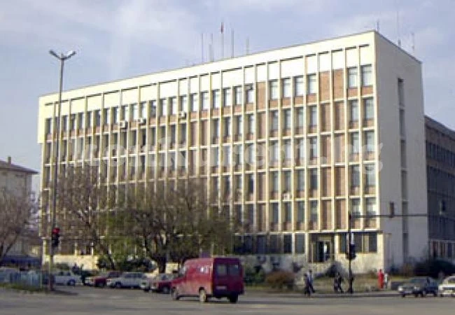 Разследват 10 случая на корупция