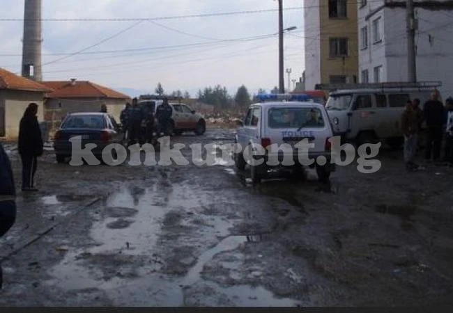 Задържаха крадци при изненадваща проверка