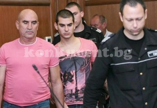 (СНИМКА) Връщат Мартин при татко Чоков, докато Спас е на о.Бали
