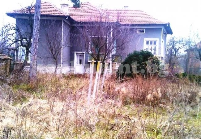 Погнаха бандити по села и градове
