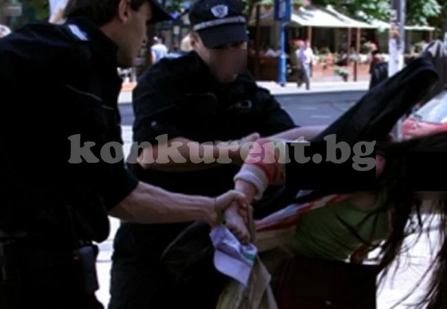 (СНИМКА) Вижте защо съпруга уби мъжа си и заля любовника си с киселина
