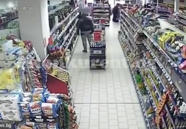 Заловиха младеж, крал от магазини