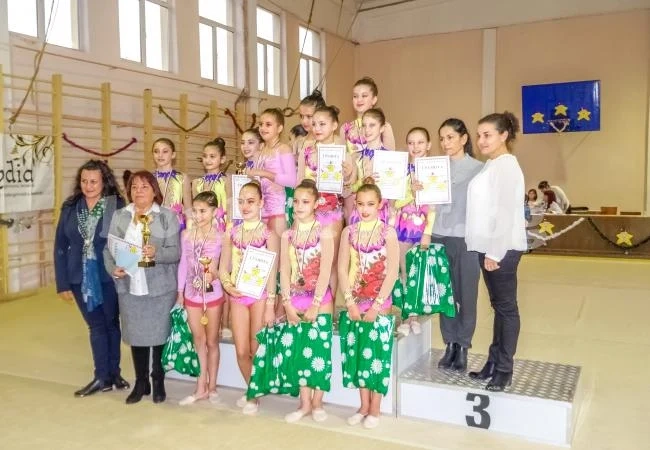 Грациите от Анелия триумфираха в „Коледни звездички” /СНИМКИ/