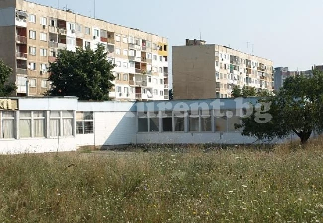 Задигнаха кола паркирана пред жилищен блок