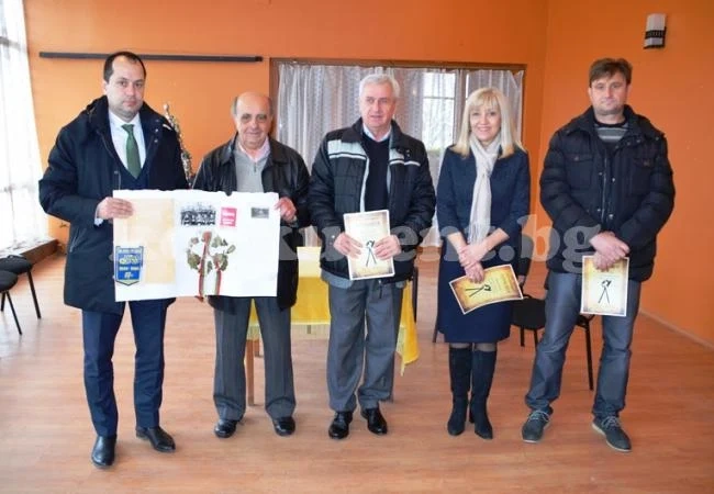 ДФС в Чирен чества 80 г., дари лавров венец за музея на спорта
