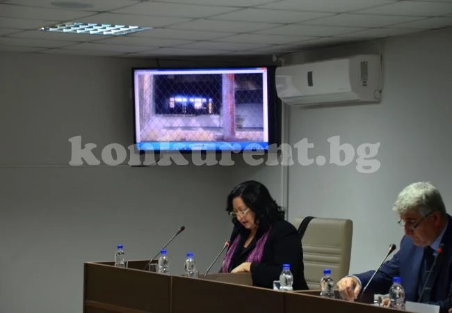 Съветник сигнализира за рушаща се сграда