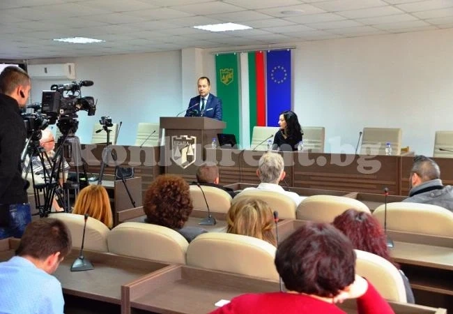 СНИМКИ Повишени професионални умения и мотивирани млади хора са акцентът в успешно реализиран социален проект