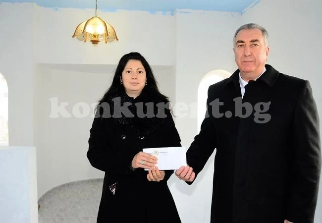 Огнян Ценков направи дарение за параклиса в село Търняне