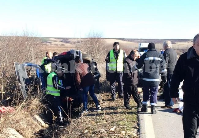 Ужасяваща трагедия край Девене - майка и две деца загинаха при катастрофа СНИМКИ 18+
