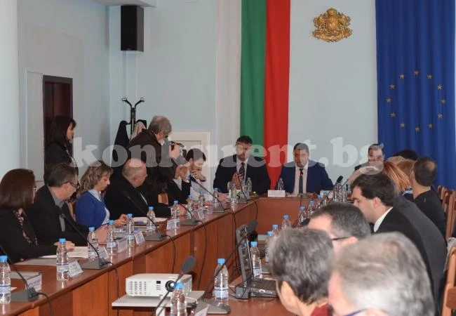 Губернатори искат да контролират европрограми