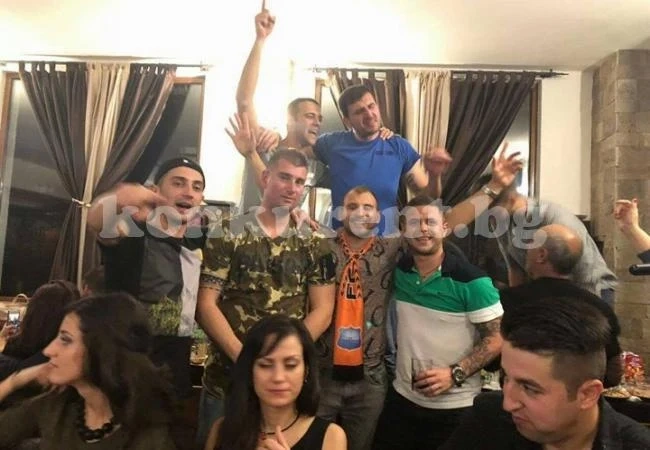 Звезди огряват Замфирово посред зима