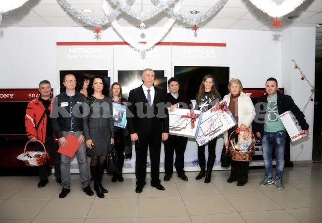 Видинският кмет награди участниците в конкурса за най-атрактивна външна коледна украса