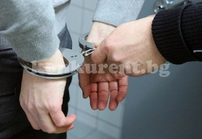 Удар на полицията! Задържаха банда от малолетни крадци